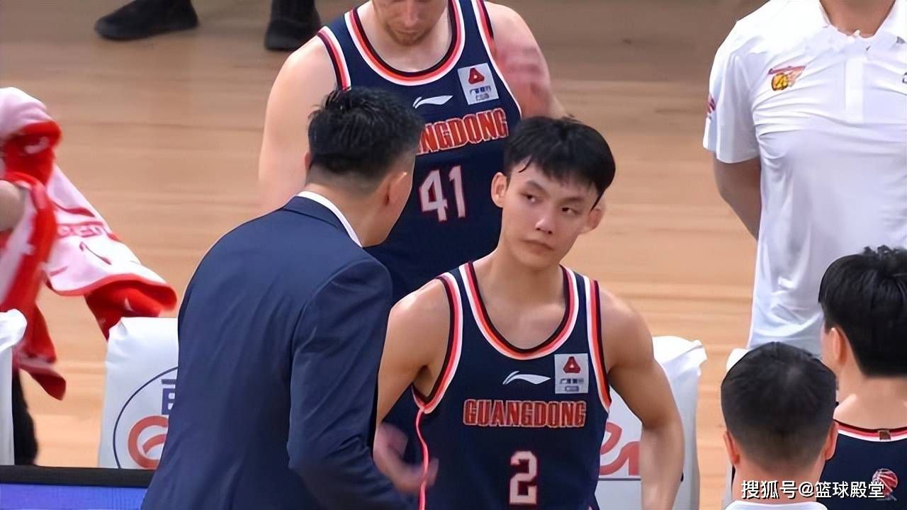 NBA伤停11-22 08:00 魔术VS猛龙温德尔-卡特、富尔茨：预计缺阵赛迪斯-杨：赛前决定贾文-利伯蒂、科洛克：预计缺阵11-22 08:30 老鹰VS步行者穆罕默德-盖伊、科比-巴夫金：预计缺阵内姆哈德：赛前决定11-22 08:30 76人VS骑士乌布雷：预计缺阵奥科罗、米切尔、泰-杰罗姆、卢比奥：预计缺阵勒维尔：赛前决定11-22 10:00 太阳VS开拓者渡边雄太、比尔、达米恩-李：预计缺阵温赖特、威廉姆斯三世、布罗格登、西蒙斯、亨德森：预计缺阵11-22 11:00 湖人VS爵士范德比尔特、文森特、席菲诺：预计缺阵凯斯勒：预计缺阵专家推荐【红就一个字】足球7连红，巴西VS阿根廷【郭德星驰】足球18中15，秘鲁VS委内瑞拉【徐长胜】足球14中13，巴西VS阿根廷今日周三，晚间有瑞典甲、巴甲、墨联等赛事，隔天早晨有14场NBA先后上演，欢迎关注7M体育。